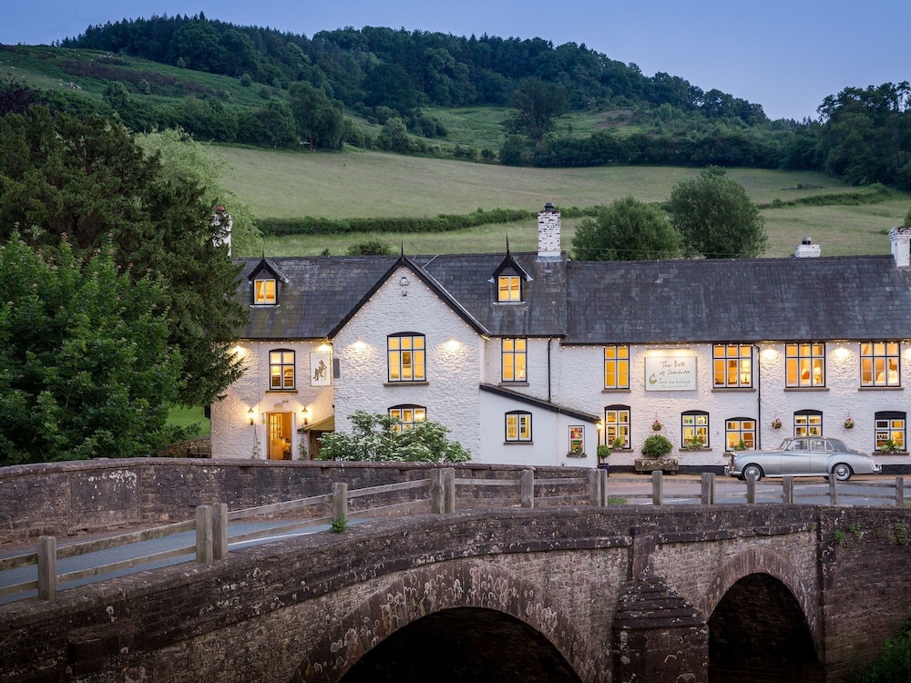 The Bell At Skenfrith — hotel in Abergavenny
