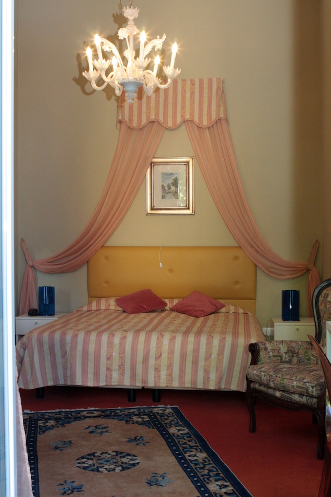 Hotel Laurens in Genoa, Italy