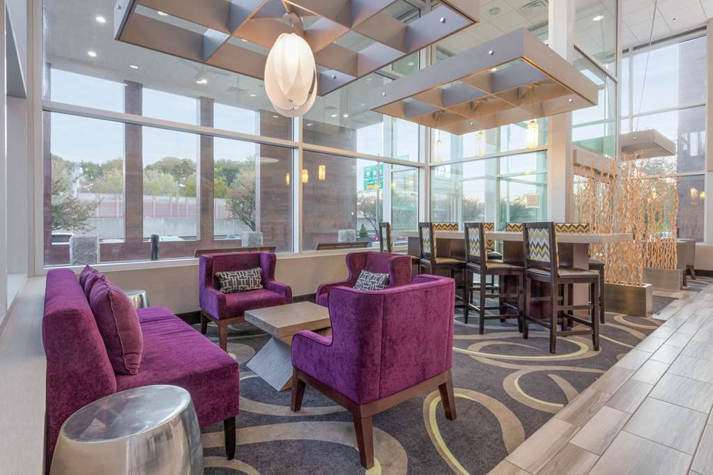La Quinta Inn & Suites by Wyndham Clifton Rutherford - photo 6