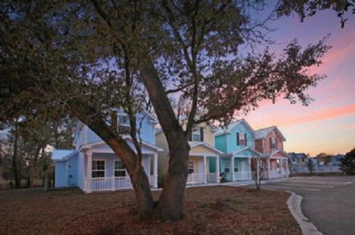 Gulf Stream Cottages 300 - photo 3