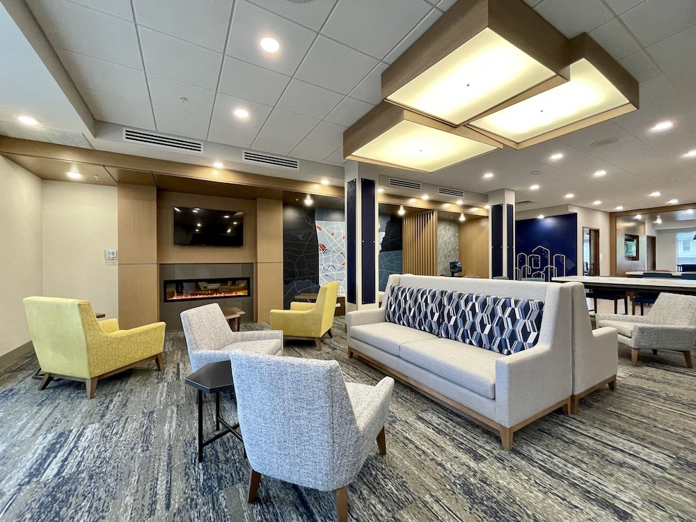 Holiday Inn Express & Suites Ft. Smith Airport by IHG - photo 44
