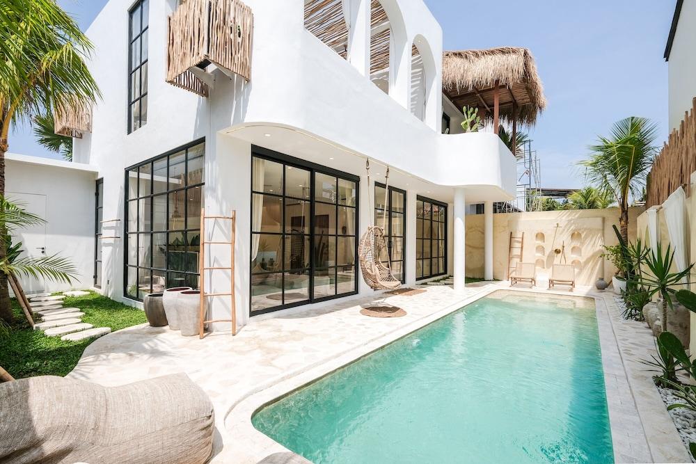 Villa Coconut — 4-Star Luxury Hotel in Canggu, Indonesia
