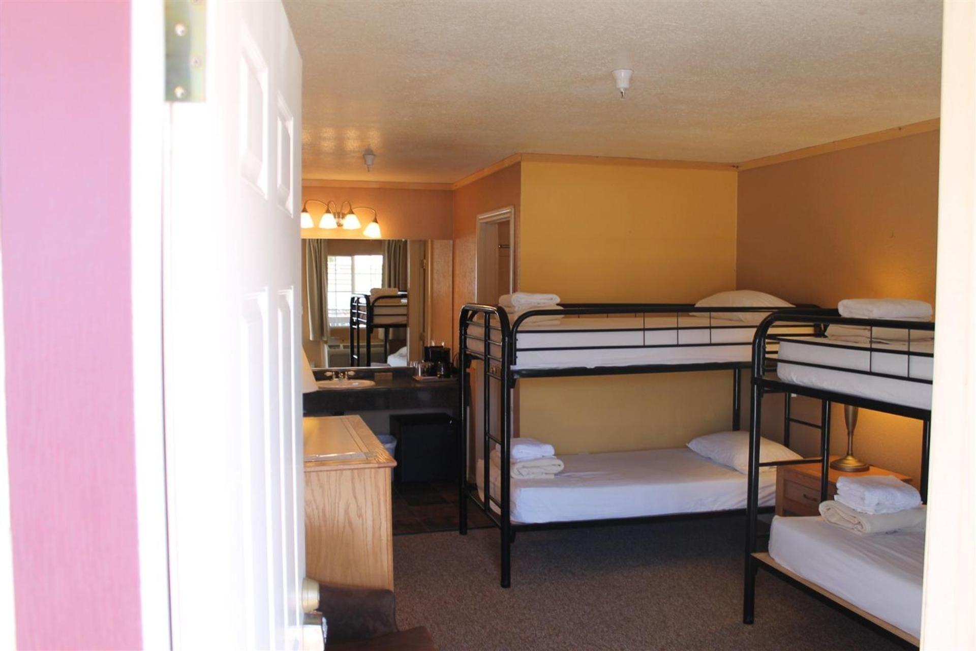 Whitney Portal Hostel And Hotel - photo 9