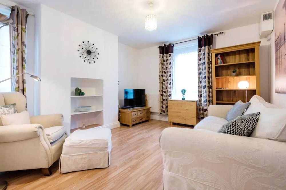 London Bridge Borough 2 Bed Flat — 4-Star Luxury Hotel in London, United Kingdom