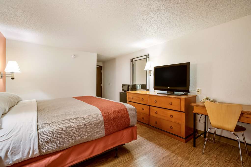 Motel 6 Albert Lea MN - photo 13