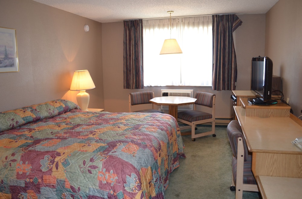 Nampa Inn & Suites - photo 16