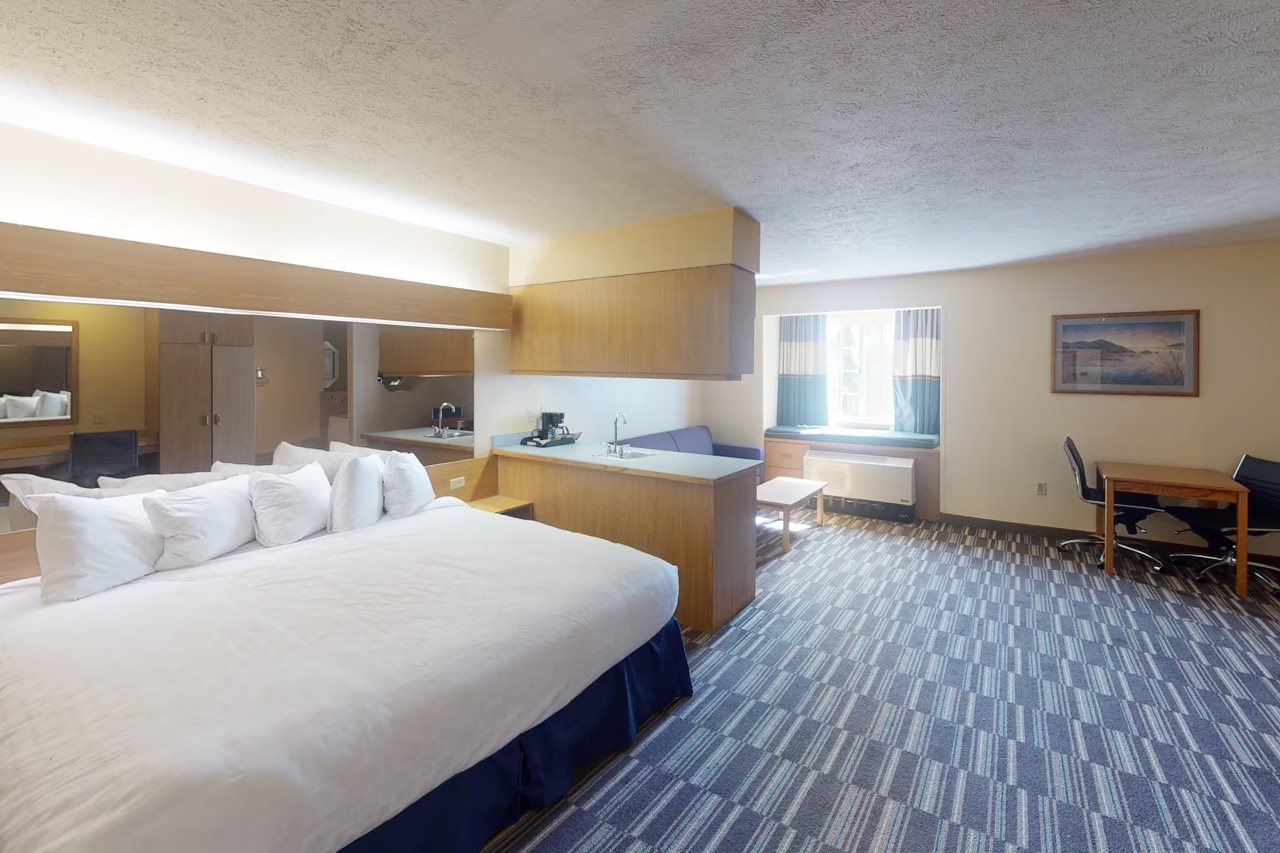 Baymont Inn & Suites by Wyndham Anchorage Airport - photo 21