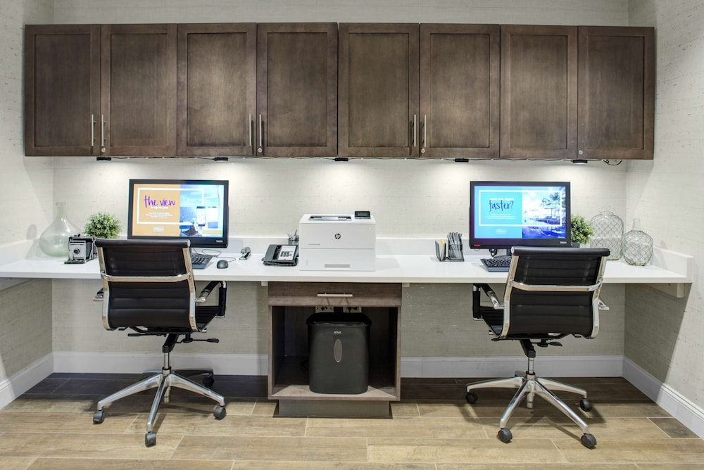 Hampton Inn & Suites Pittsburg Kansas Crossing - photo 28