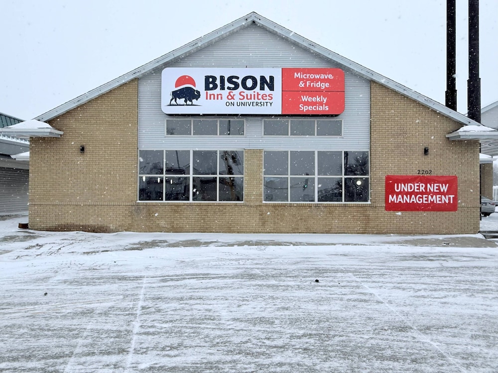 Bison Inn & Suites on University - photo 25
