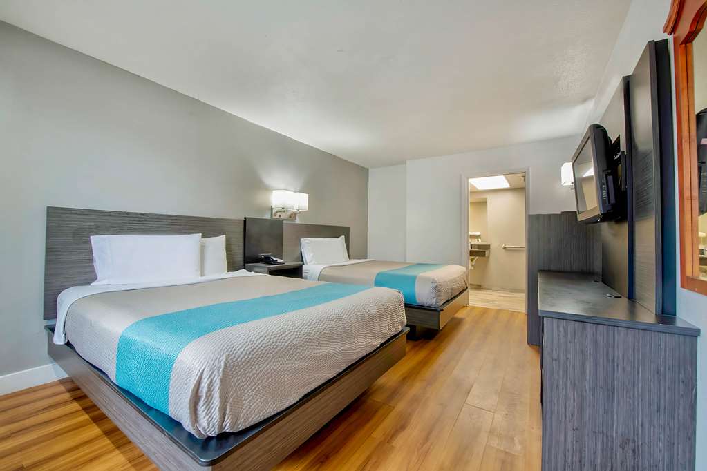 Motel 6 Byron GA - photo 4