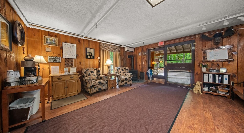 Evergreen Valley Inn - photo 3
