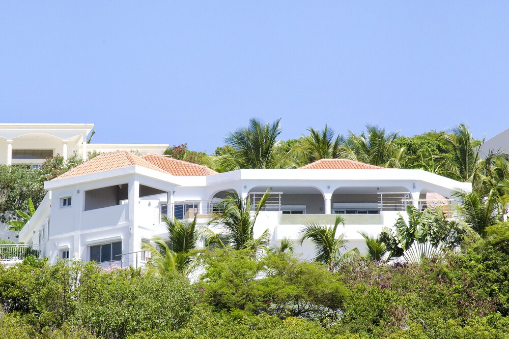 L’Agua by Island Properties Online in Philipsburg, Sint Maarten