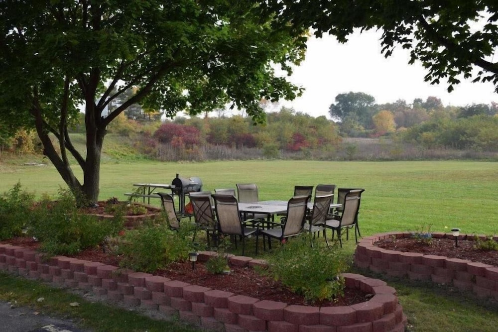 Relax Inn Elmira - photo 28