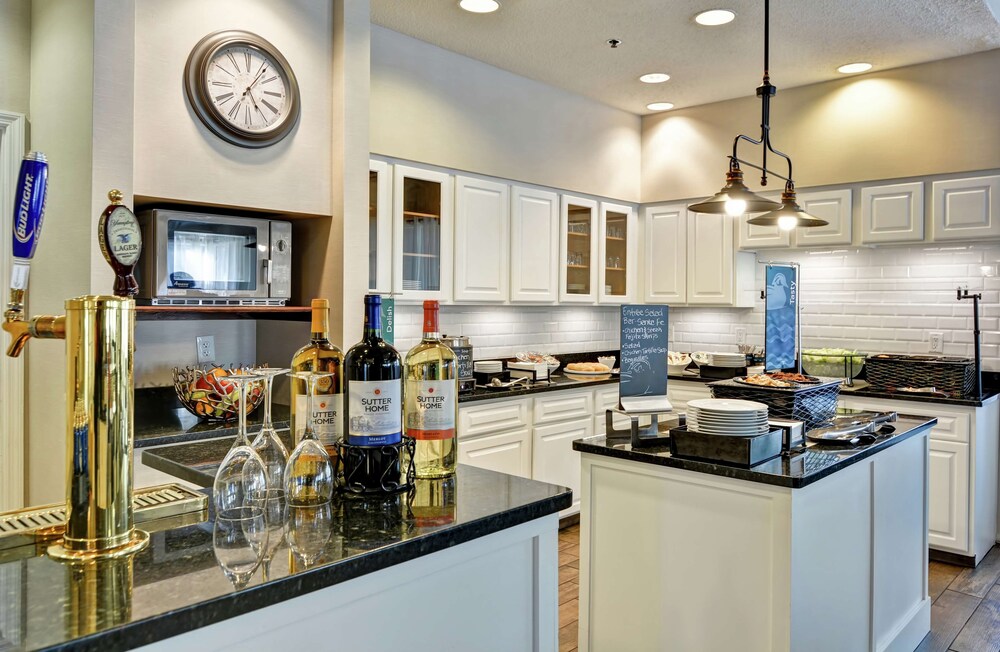 Staybridge Suites Columbus Worthington - photo 18