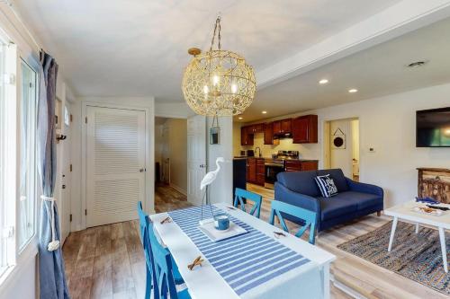 Atwood Breeze Tranquil Lake Escape in New Philadelphia, United States