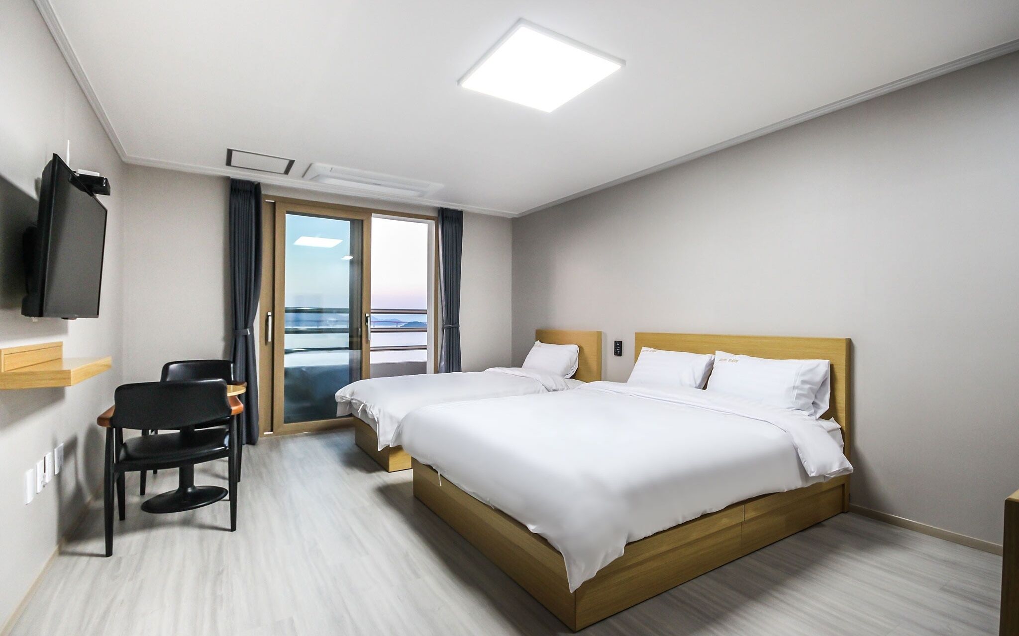 Wando Hotel Prague — hotel in Haenam