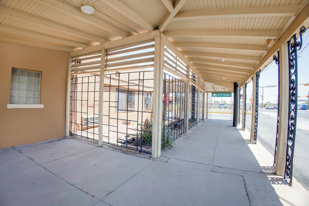 Sands Motel By OYO El Paso near Airport - photo 48
