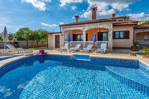 Villa Mirela a romantic and charming pool villa — 4-Star Luxury Hotel in Nedescina, Croatia
