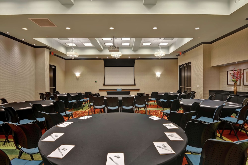 Hampton Inn & Suites Raleigh Crabtree Valley - photo 57