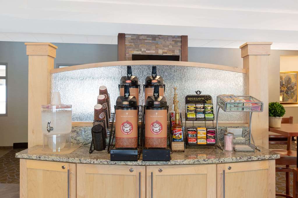 AmericInn by Wyndham Humboldt - photo 22