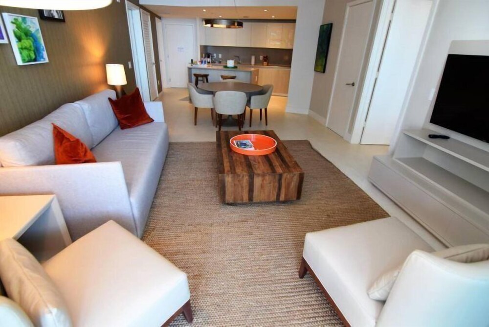 Best Ocean & Bay Views 2 Bed 2 Bath @ Hyde Resort - photo 23