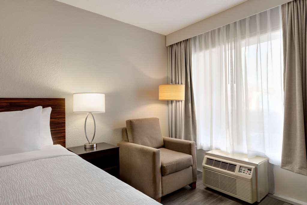 Days Inn by Wyndham Emporia - photo 13