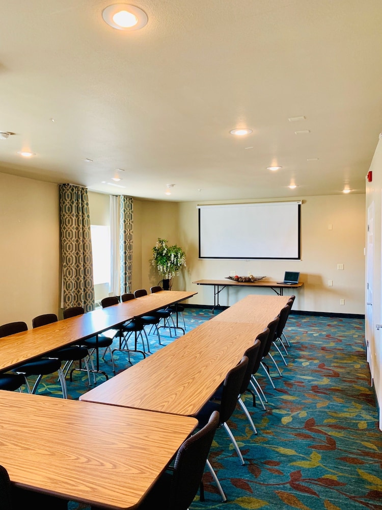 Candlewood Suites Hot Springs by IHG - photo 47