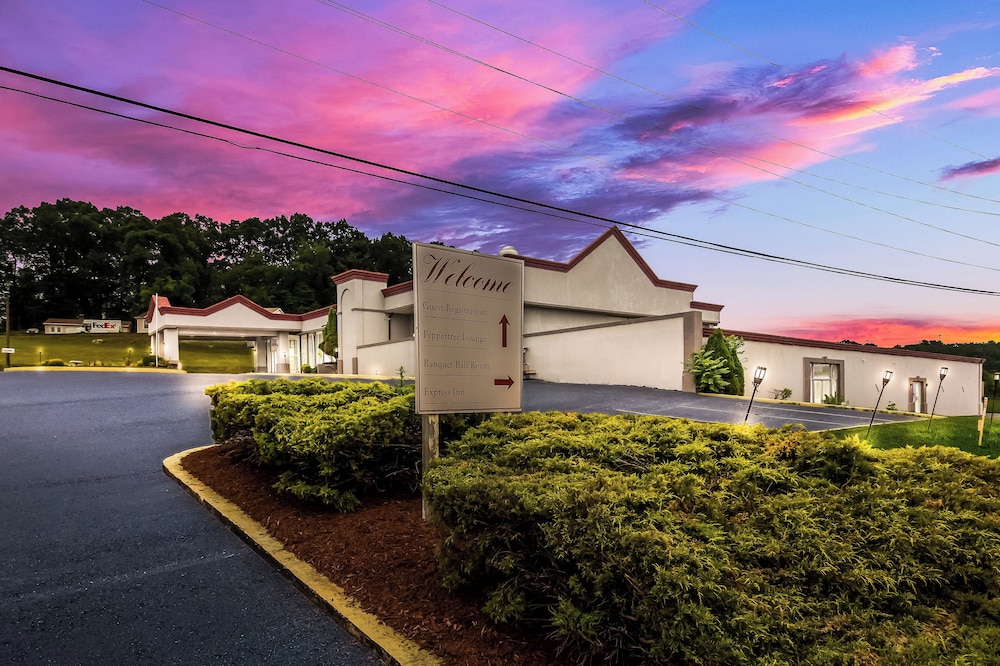 Red Roof Inn New Stanton - photo 32
