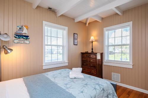 Coastal Breeze by Oak Island Accommodations - photo 8