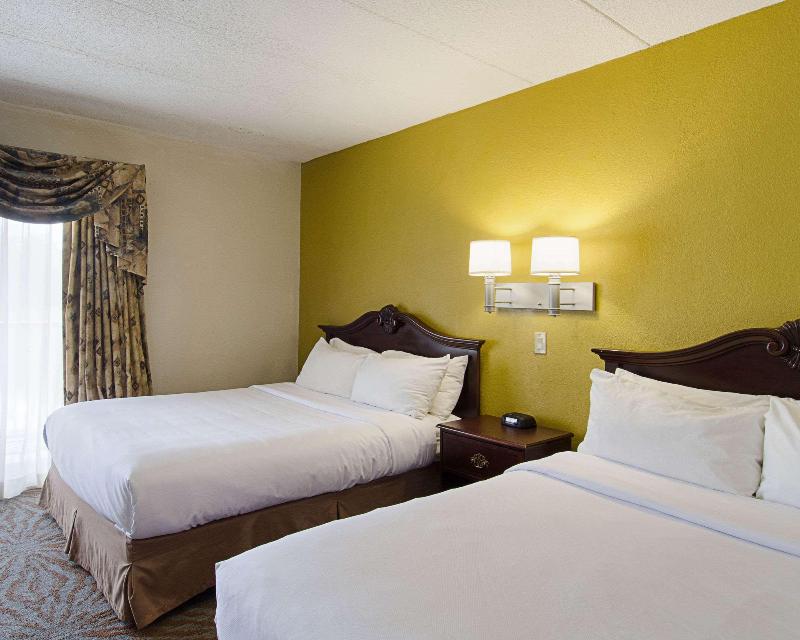 Quality Inn & Suites - photo 24