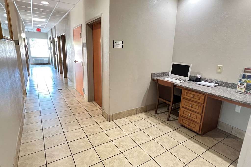 Econo Lodge Augusta West near Fort Gordon - photo 30