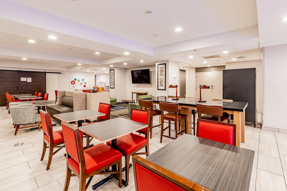 Holiday Inn Express Indianapolis South by IHG - photo 55