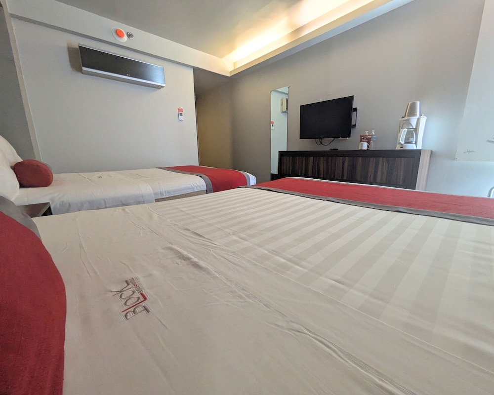 Hotel Block Suites