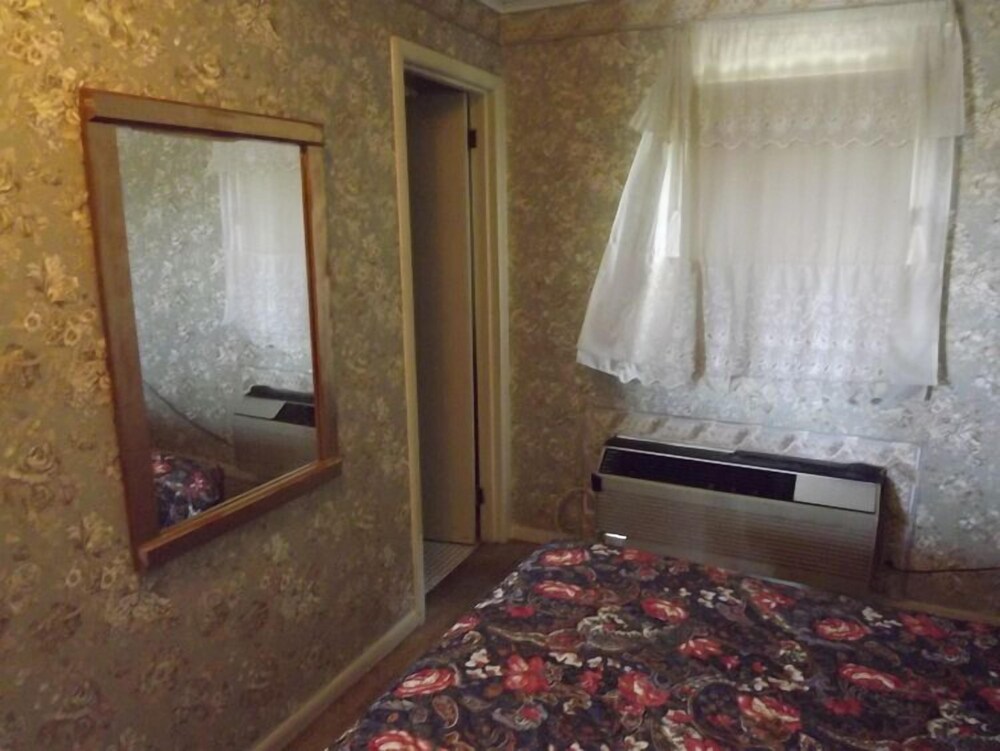 Holiday Motel - photo 6