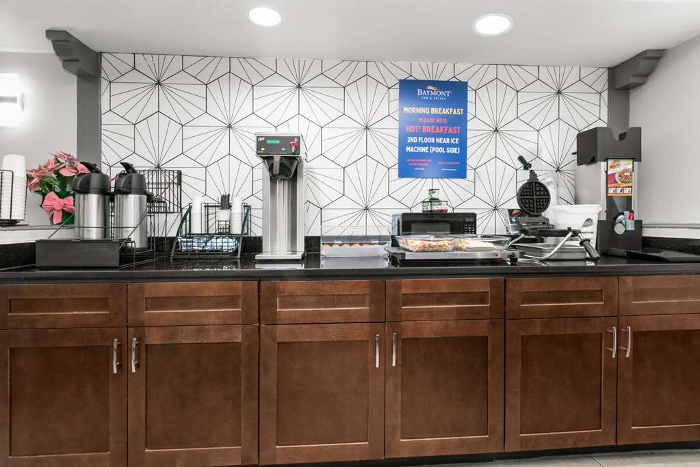 Baymont by Wyndham Austin University Area - photo 12