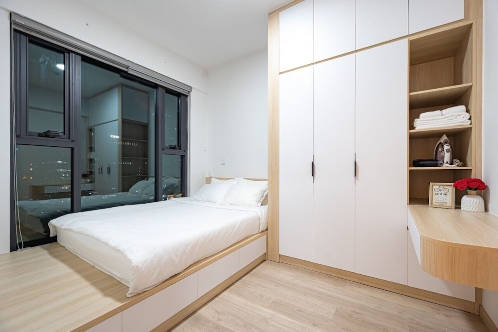 Happy Light Apartment in the Cardinal Court — 5-Star Luxury Hotel in Ho Chi Minh City, Vietnam