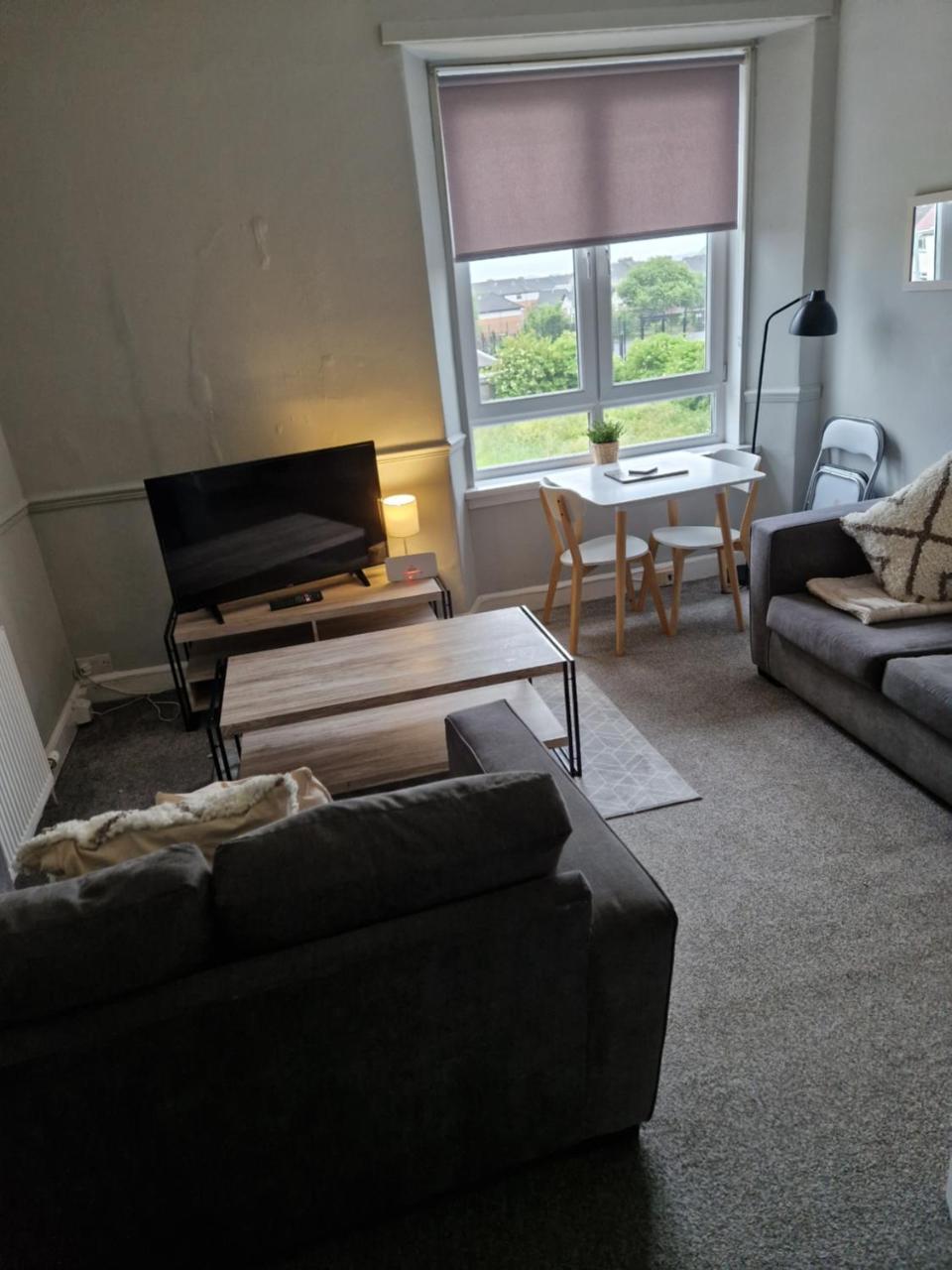 Star Apartment 20707653 — Dumbarton