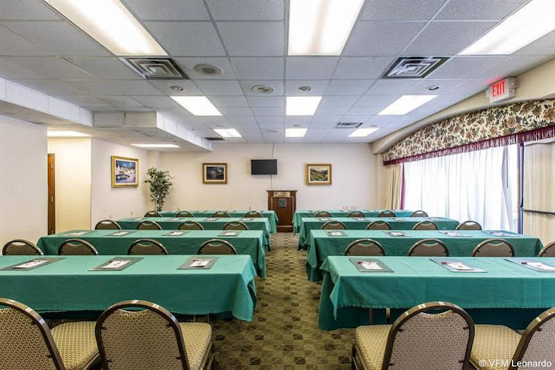 Black Bear Inn & Suites - photo 18