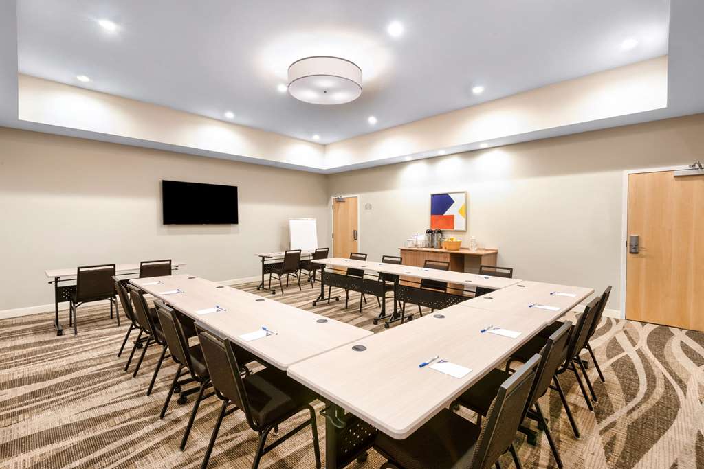 Microtel Inn & Suites by Wyndham Farmington - photo 42