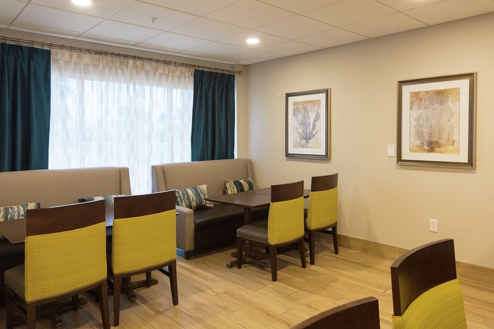 Hampton Inn St. Augustine Beach - photo 42
