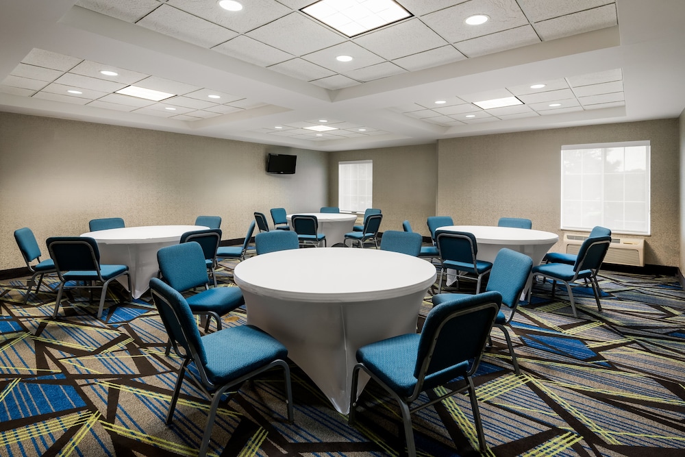 Holiday Inn Express Charlotte West Gastonia by IHG. - photo 46