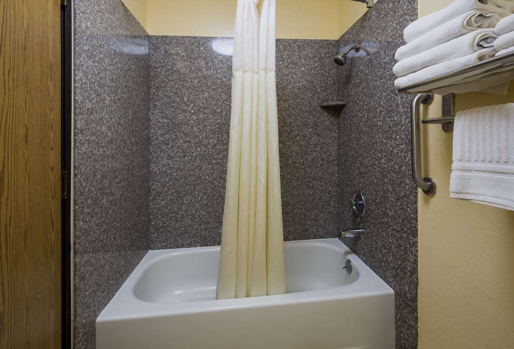 Quality Inn & Suites Medford Airport - photo 18