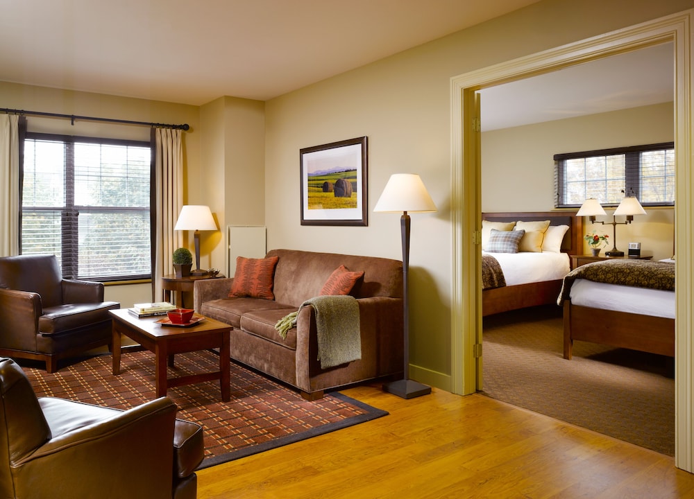 Green Mountain Suites Hotel - photo 7