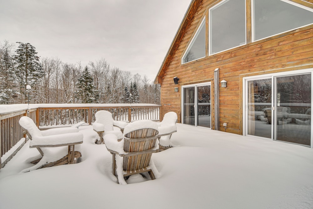 Snowmobiling On Site Secluded Vermont Getaway — Morgan