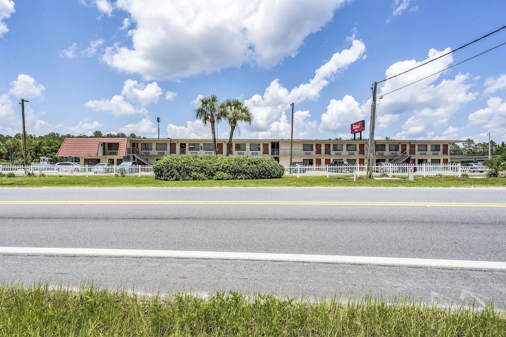 Red Roof Inn MacClenny - featured photo