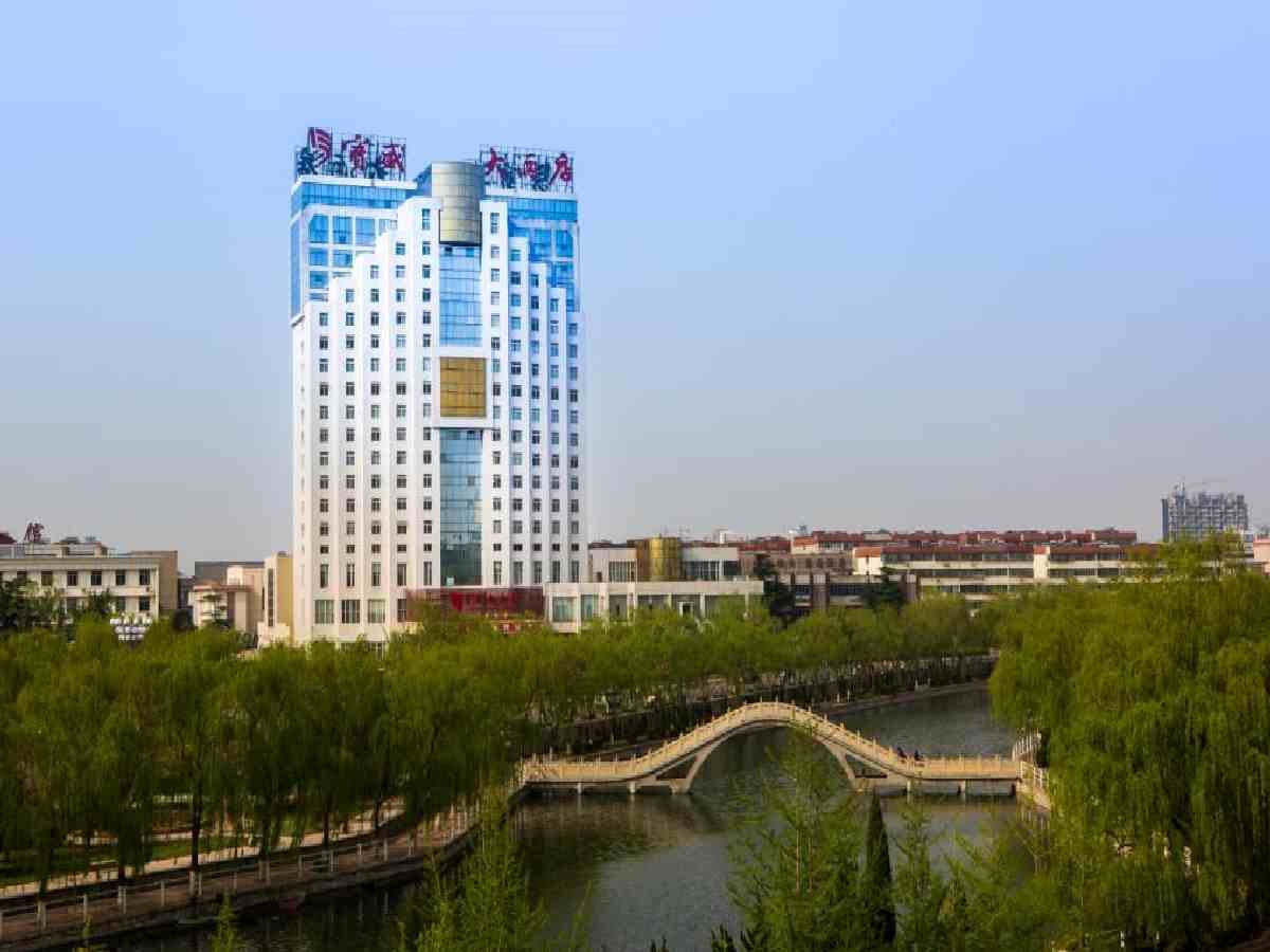 Feicheng Blossom Hotel in Tai'an, People's Republic of China
