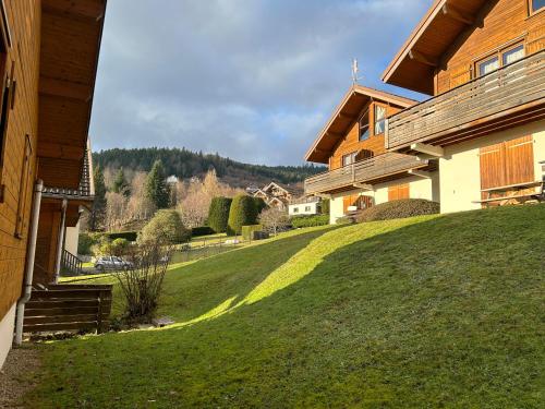Joli Duplex Sur la Rive du Lac in Gerardmer, France