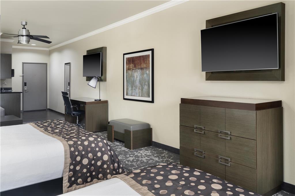 Best Western Premier Crown Chase Inn & Suites - photo 22