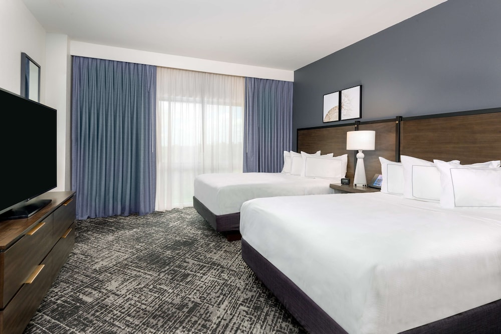 Hilton Charlotte Airport - photo 11