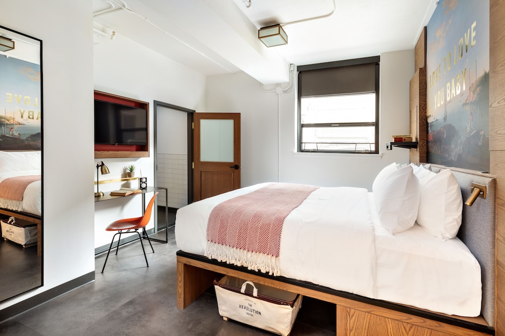The Revolution Hotel - photo 36